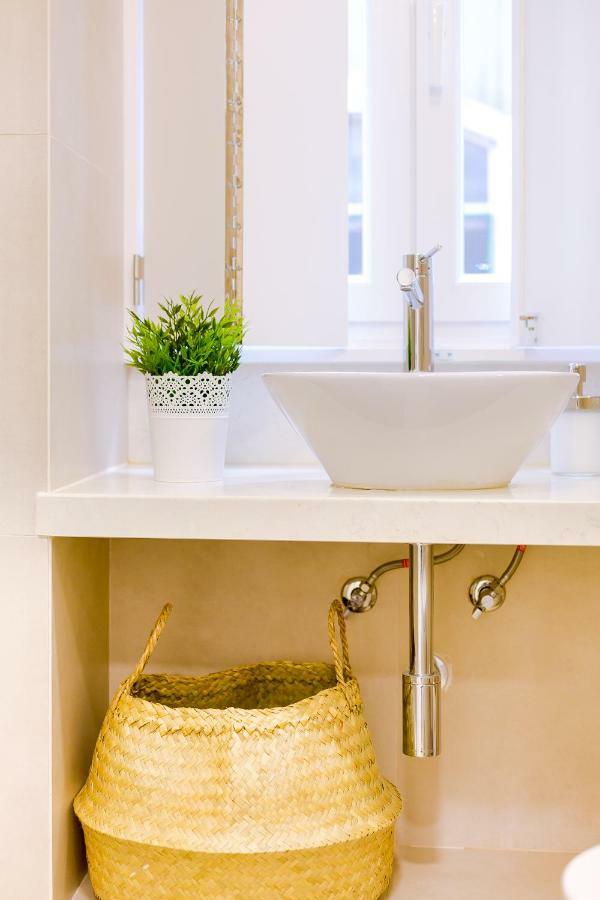 Casa Dos Doutores, A Cozy Apartment In Lisbona Esterno foto