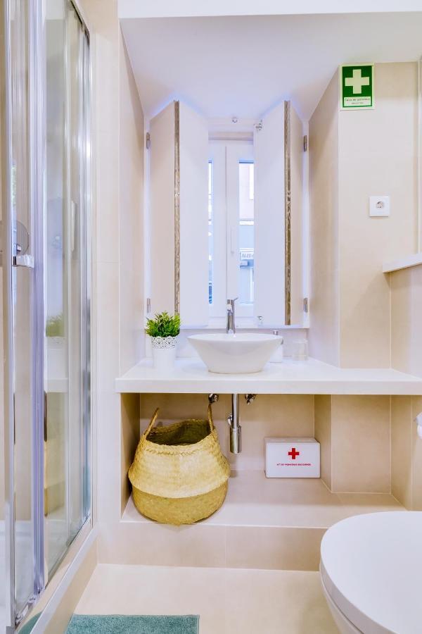 Casa Dos Doutores, A Cozy Apartment In Lisbona Esterno foto